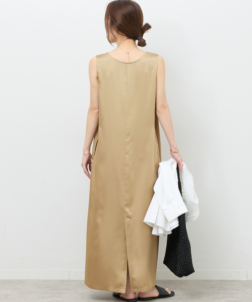 JOURNAL STANDARD relume(ジャーナルスタンダード レリューム)の「サテンノースリーブワンピース(ワンピース・レディース・ネイビー/ベージュ・FREE)」の6枚目の写真