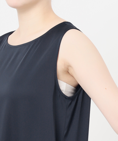 JOURNAL STANDARD relume(ジャーナルスタンダード レリューム)の「サテンノースリーブワンピース(ワンピース・レディース・ネイビー/ベージュ・FREE)」の17枚目の写真