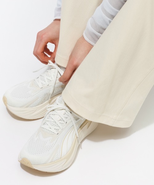 PUMA(プーマ)の「【別注】プーマ PUMA マキシマ プロ MAXIMA PRO 限定コラボ(スニーカー・メンズ・ベージュ・28.0cm/27.5cm/27.0cm/26.5cm/26.0cm/25.5cm/25.0cm/24.5cm/24.0cm/23.5cm/23.0cm)」の2枚目の写真