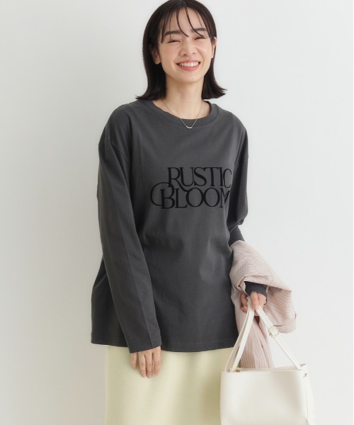 Right-on(ライトオン)の「【HONEYSUCKLE ROSE】アソートロゴ長袖Tシャツ (カジュアル / 遊び心 / 着回し力 / クルーネック)(Tシャツ/カットソー・レディース・ダークグレー/オフホワイト/グレー・S/M/L)」の1枚目の写真