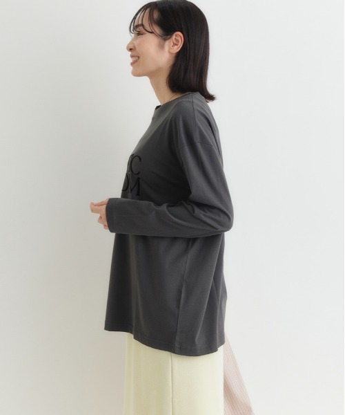 Right-on(ライトオン)の「【HONEYSUCKLE ROSE】アソートロゴ長袖Tシャツ (カジュアル / 遊び心 / 着回し力 / クルーネック)(Tシャツ/カットソー・レディース・ダークグレー/オフホワイト/グレー・S/M/L)」の4枚目の写真