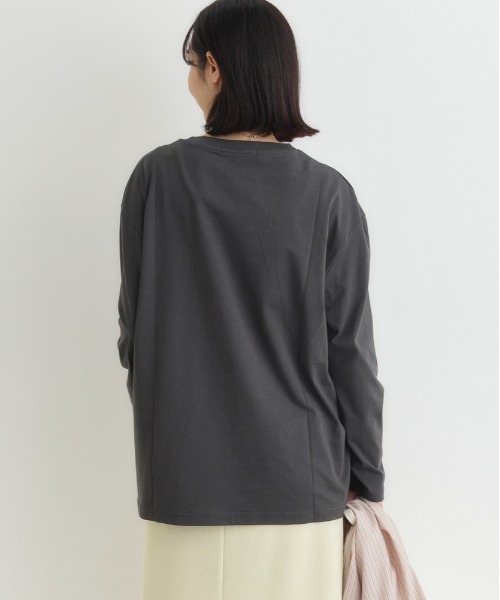 Right-on(ライトオン)の「【HONEYSUCKLE ROSE】アソートロゴ長袖Tシャツ (カジュアル / 遊び心 / 着回し力 / クルーネック)(Tシャツ/カットソー・レディース・ダークグレー/オフホワイト/グレー・S/M/L)」の6枚目の写真