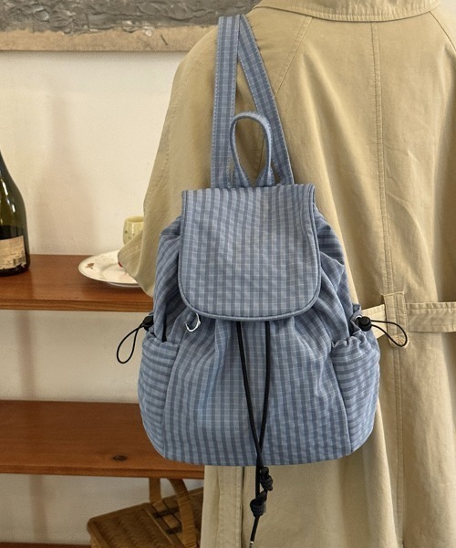 SHEPP(シープ)の「【A4サイズ対応】ドローストリング 巾着リュックサック / バックパック(バックパック/リュック・レディース・ブルー/ブラック/ホワイト・F)」の1枚目の写真