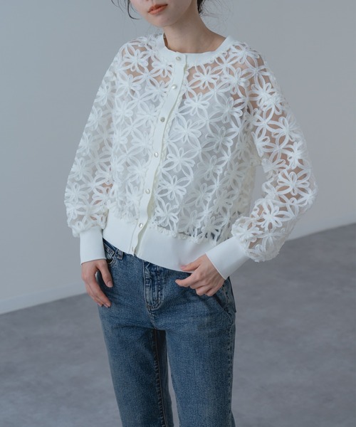 refinedworks（リファインドワークス）の「【refinedworks】冷房対策 / UV対策にも◎ 花柄  × レース 風の 上品 カーディガン（カーディガン/ボレロ・レディース・アイボリー/ブラック・FREE）」の7枚目の写真