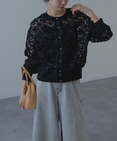 refinedworks（リファインドワークス）の「【refinedworks】冷房対策 / UV対策にも◎ 花柄  × レース 風の 上品 カーディガン（カーディガン/ボレロ・レディース・アイボリー/ブラック・FREE）」の17枚目の写真