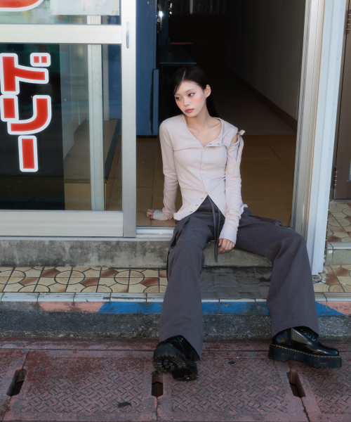ROSEFRANTZ（ロゼフランツ）の「One Off-Shoulder Strap Long Sleeve [Beige]（Tシャツ/カットソー・レディース・Beige・OS）」の12枚目の写真