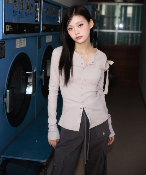 ROSEFRANTZ（ロゼフランツ）の「One Off-Shoulder Strap Long Sleeve [Beige]（Tシャツ/カットソー・レディース・Beige・OS）」の17枚目の写真