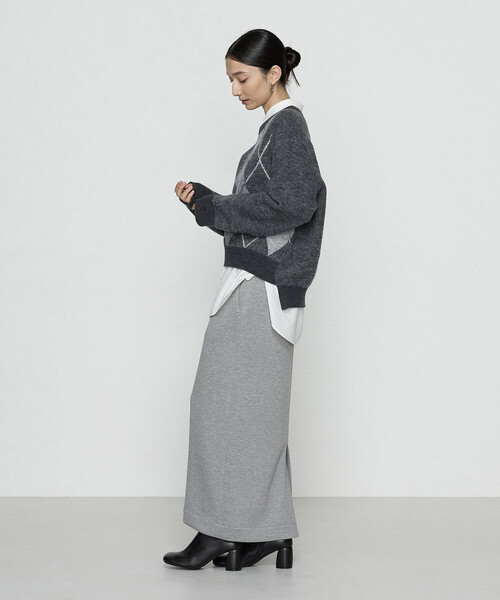 Gabardine K.T(ギャバジンケーティー)の「〔 +サイズ 〕 ジャカード アーガイルニットセーター(ニット/セーター・レディース・キャメル/ネイビー/グレー・13号)」の6枚目の写真