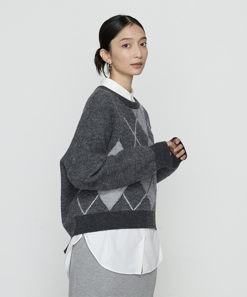 Gabardine K.T(ギャバジンケーティー)の「〔 +サイズ 〕 ジャカード アーガイルニットセーター(ニット/セーター・レディース・キャメル/ネイビー/グレー・13号)」の7枚目の写真