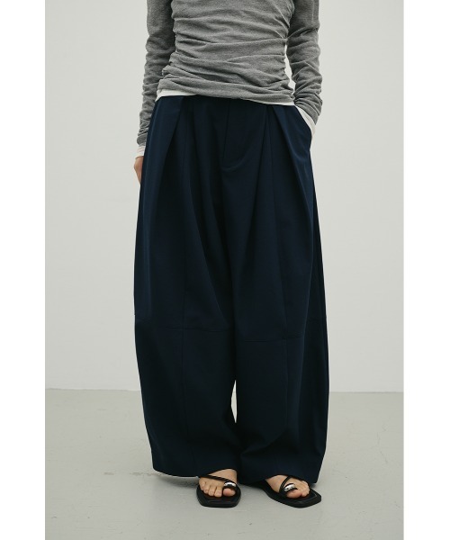 STYLEMIXER(スタイルミキサー)の「タックフォルムパンツ(その他パンツ・レディース・アイボリー/ブラック/ネイビー・SMALL/MEDIUM)」の1枚目の写真