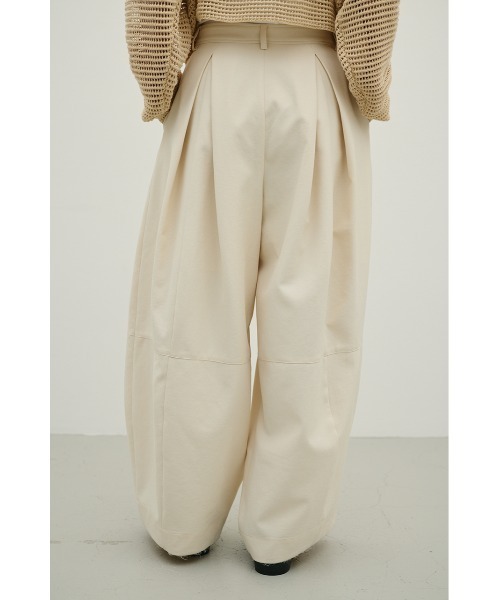 STYLEMIXER(スタイルミキサー)の「タックフォルムパンツ(その他パンツ・レディース・アイボリー/ブラック/ネイビー・SMALL/MEDIUM)」の6枚目の写真