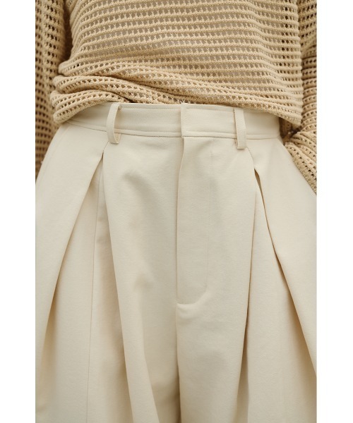STYLEMIXER(スタイルミキサー)の「タックフォルムパンツ(その他パンツ・レディース・アイボリー/ブラック/ネイビー・SMALL/MEDIUM)」の7枚目の写真
