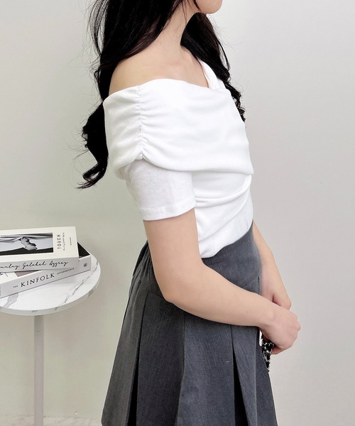 INGNI(イング)の「【WEB限定】クロスオフショルトップス(Tシャツ/カットソー・レディース・オフホワイト/ピンクベージュ/ブラック・M)」の6枚目の写真