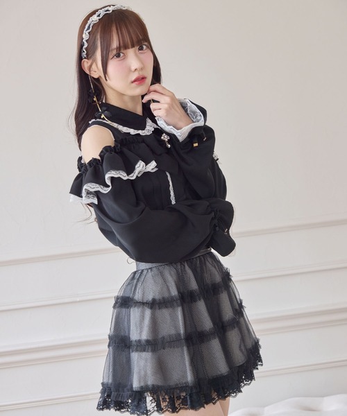 ROJITA（ロジータ）の「【SNSでも大反響】フロントレースアップ肩開きブラウス（シャツ/ブラウス・レディース・ピンク/ブラック/ホワイト・FREE）」の6枚目の写真