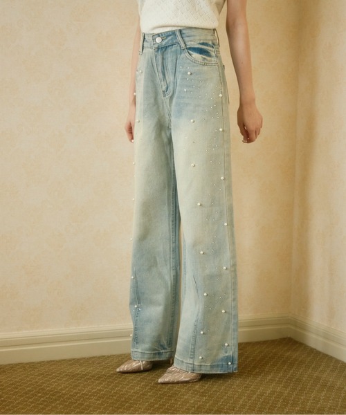 TITTY&CO.（ティティーアンドコー）の「パール付きワイドデニムパンツ（デニムパンツ・レディース・ブルー・LARGE/SMALL/MEDIUM）」の4枚目の写真