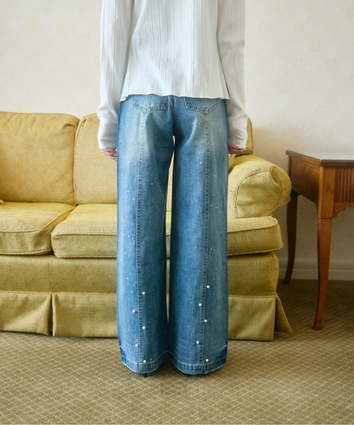 TITTY&CO.（ティティーアンドコー）の「パール付きワイドデニムパンツ（デニムパンツ・レディース・ブルー・LARGE/SMALL/MEDIUM）」の7枚目の写真