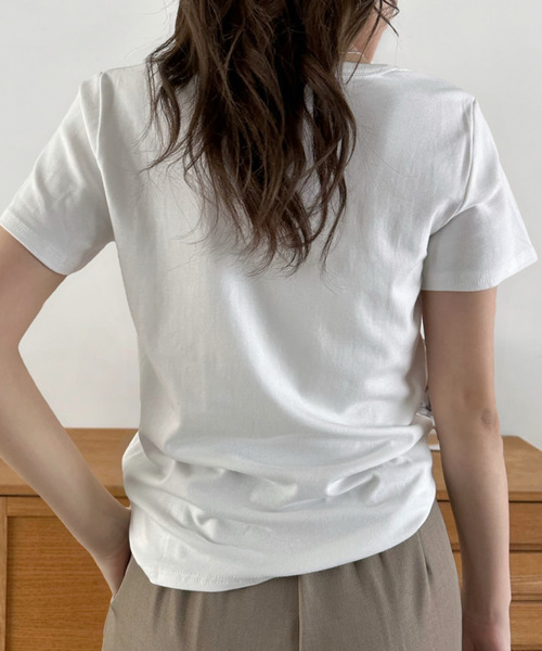 Eclat one(エクラワン)の「【Eclat one】ベーシック ラウンドネック フィット 半袖 カットソー(Tシャツ/カットソー・レディース・ホワイト/グレー/カーキ/ブラック・FREE)」の6枚目の写真