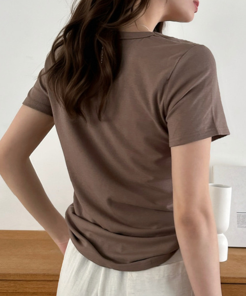 Eclat one(エクラワン)の「【Eclat one】ベーシック ラウンドネック フィット 半袖 カットソー(Tシャツ/カットソー・レディース・ホワイト/グレー/カーキ/ブラック・FREE)」の17枚目の写真