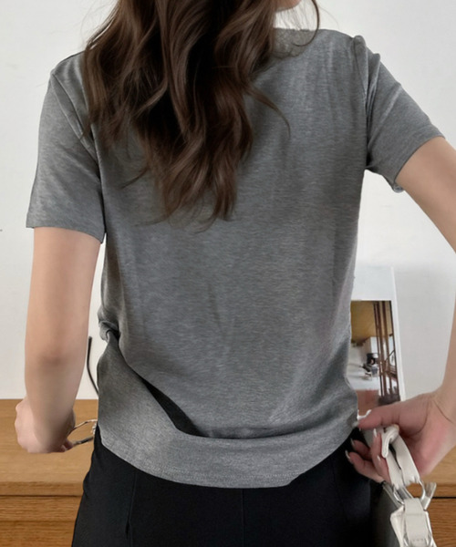 Eclat one(エクラワン)の「【Eclat one】ベーシック ラウンドネック フィット 半袖 カットソー(Tシャツ/カットソー・レディース・ホワイト/グレー/カーキ/ブラック・FREE)」の11枚目の写真