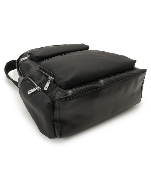 Guess（ゲス）の「BOSTON Backpack（ショルダーバッグ・メンズ・ブラック・ONE SIZE）」の4枚目の写真