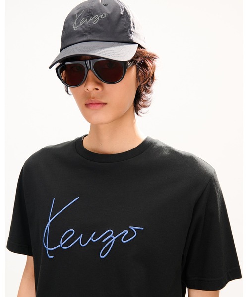 KENZO(ケンゾー)の「'KENZO Signature' エンブロイダリー Tシャツ イン コットン(Tシャツ/カットソー・メンズ・ブラック系その他5・MEDIUM/SMALL/LARGE/X-LARGE/XX-LARGE/X-SMALL)」の1枚目の写真