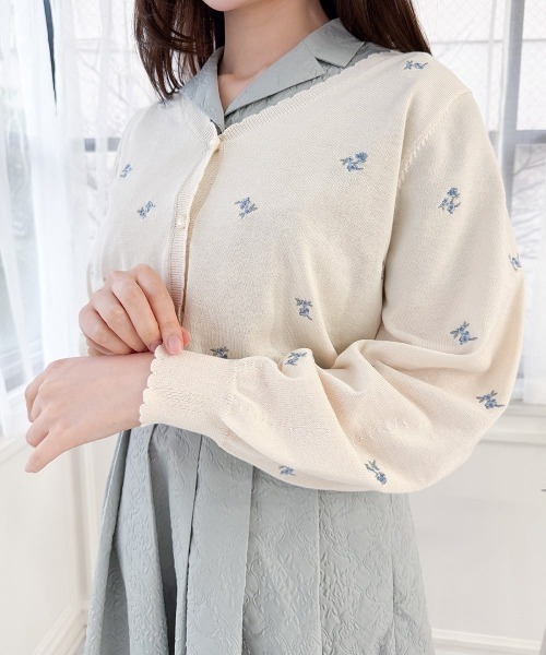 F i.n.t(フィント)の「【UVカット】小花刺繍ニットカーディガン/fint フィント(カーディガン/ボレロ・レディース・アイボリー/ライトピンク/ライトブルー・FREE)」の5枚目の写真