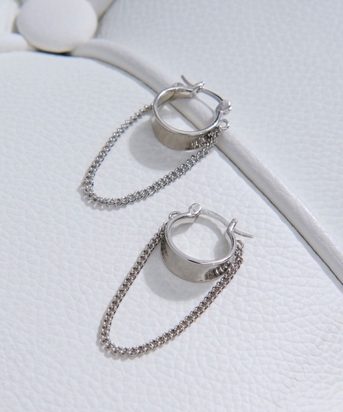 Ellno Loset(エルノロゼット)の「chained hoop pair pierce / チェーンドフープペアピアス(両耳用)(ピアス(両耳用)・メンズ・シルバー・FREE)」の2枚目の写真