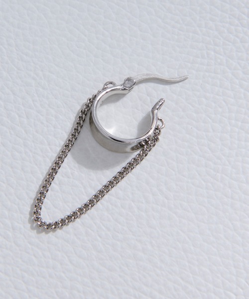 Ellno Loset(エルノロゼット)の「chained hoop pair pierce / チェーンドフープペアピアス(両耳用)(ピアス(両耳用)・メンズ・シルバー・FREE)」の3枚目の写真