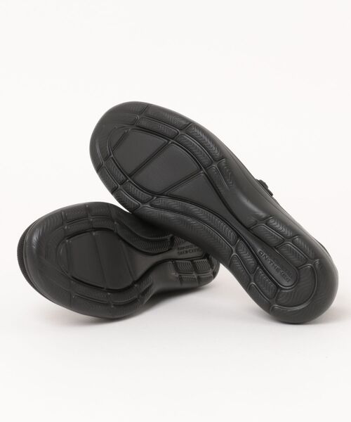 SKECHERS（スケッチャーズ）の「【SKECHERS】スリップインズ ON-THE-GO（スニーカー・レディース・ブラック×ブラック/ベージュ・24.5cm/24.0cm/23.5cm/23.0cm/25.0cm/22.5cm）」の4枚目の写真
