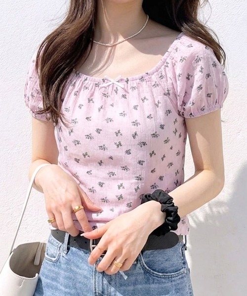 muet.(ミュエ)の「アイレット小花柄パフスリーブTシャツ(Tシャツ/カットソー・レディース・ピンク/オフホワイト・MEDIUM/LARGE)」の2枚目の写真