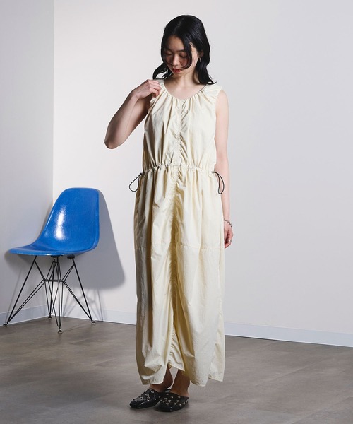 ROSE BUD(ローズバッド)の「DRAWSTRING SLV.LESS DRESS(ワンピース・レディース・ブラック/ホワイト・ONE SIZE)」の7枚目の写真