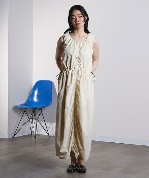 ROSE BUD(ローズバッド)の「DRAWSTRING SLV.LESS DRESS(ワンピース・レディース・ブラック/ホワイト・ONE SIZE)」の8枚目の写真