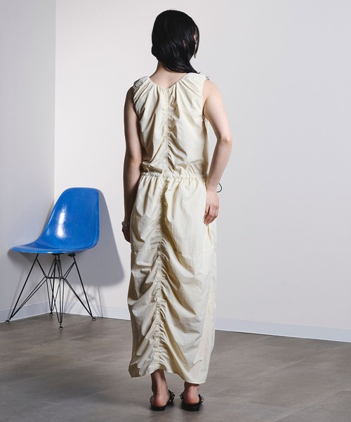 ROSE BUD(ローズバッド)の「DRAWSTRING SLV.LESS DRESS(ワンピース・レディース・ブラック/ホワイト・ONE SIZE)」の10枚目の写真