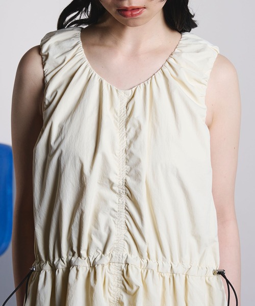 ROSE BUD(ローズバッド)の「DRAWSTRING SLV.LESS DRESS(ワンピース・レディース・ブラック/ホワイト・ONE SIZE)」の11枚目の写真
