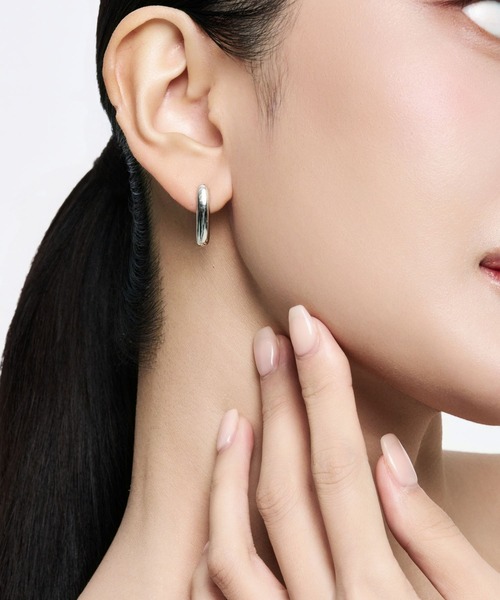 Lyvi(ライビィ)の「V-Veil Drop Hoop Pierce / 金属アレルギー対応(ピアス(両耳用)・レディース・シルバー/ゴールド・FREE)」の5枚目の写真