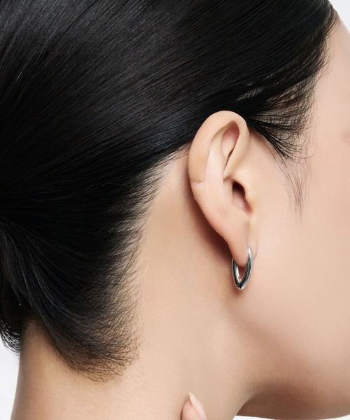Lyvi(ライビィ)の「V-Veil Drop Hoop Pierce / 金属アレルギー対応(ピアス(両耳用)・レディース・シルバー/ゴールド・FREE)」の6枚目の写真