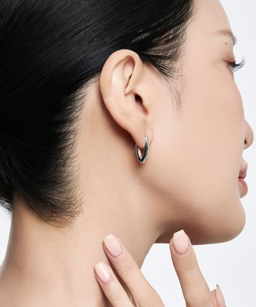 Lyvi(ライビィ)の「V-Veil Drop Hoop Pierce / 金属アレルギー対応(ピアス(両耳用)・レディース・シルバー/ゴールド・FREE)」の8枚目の写真