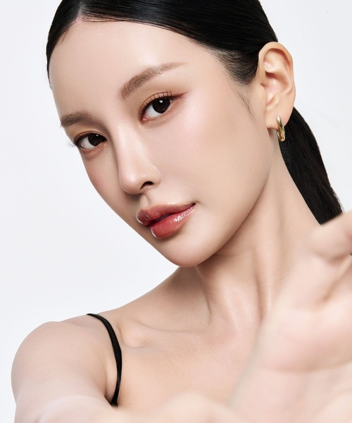 Lyvi(ライビィ)の「V-Veil Drop Hoop Pierce / 金属アレルギー対応(ピアス(両耳用)・レディース・シルバー/ゴールド・FREE)」の18枚目の写真