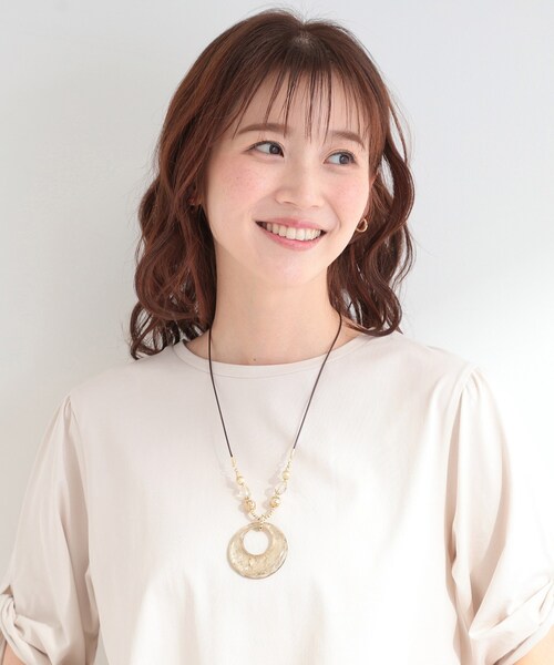 SHOO・LA・RUE（シューラルー）の「シェルミックスネックレス（ネックレス・レディース・ブルー系その他/チャコールグレー/オフホワイト/ライトベージュ・00）」の5枚目の写真