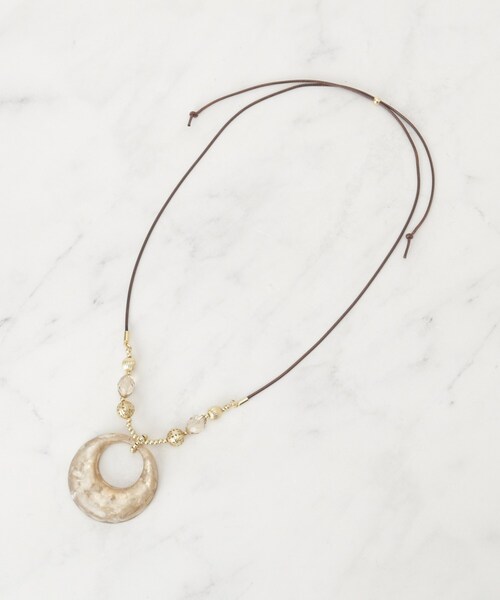 SHOO・LA・RUE（シューラルー）の「シェルミックスネックレス（ネックレス・レディース・ブルー系その他/チャコールグレー/オフホワイト/ライトベージュ・00）」の7枚目の写真