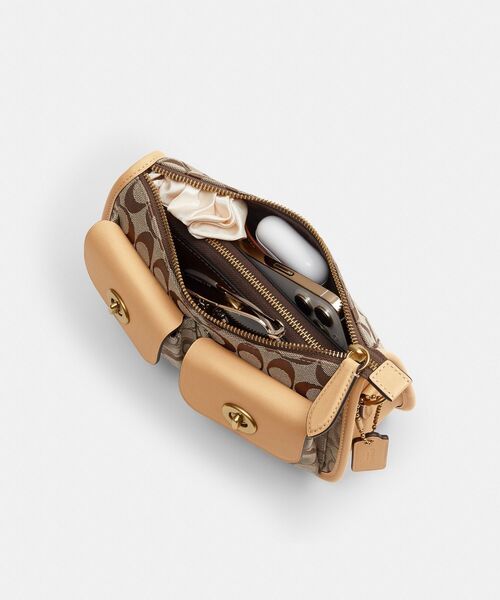 COACH(コーチ)の「ツイン ターンロック ウェイバリー バッグ・シグネチャー ジャカード(ショルダーバッグ・レディース・ベージュ系その他・ONE)」の9枚目の写真