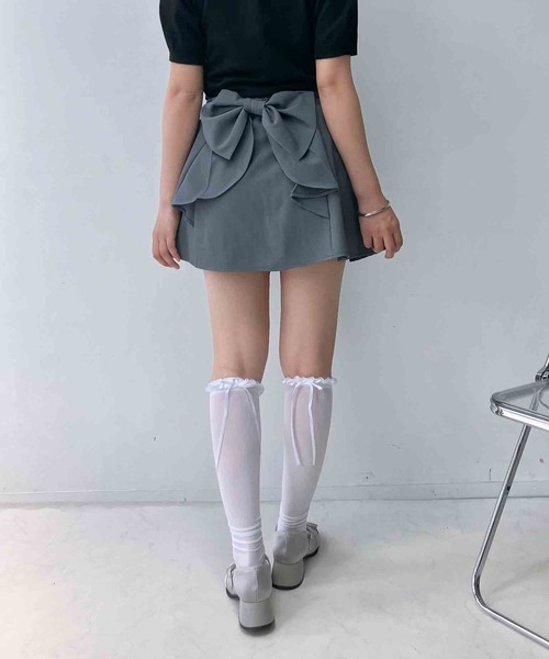 AS KNOW AS plus(アズノゥアズプラス)の「〇バックリボンフレアミニスカート(スカート・レディース・グレー/ブラック/アイボリー・FREE)」の18枚目の写真