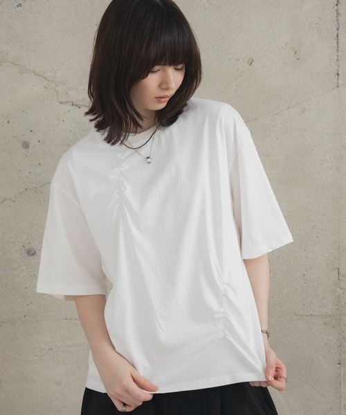 Confirm(コンファーム)の「タックディテールTシャツ / Tuck-Detail T-Shirt メンズ ウィメンズ ユニセックス(Tシャツ/カットソー・メンズ・ブラック/ホワイト/グレー・M/L)」の2枚目の写真