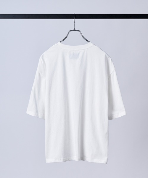 Confirm(コンファーム)の「タックディテールTシャツ / Tuck-Detail T-Shirt メンズ ウィメンズ ユニセックス(Tシャツ/カットソー・メンズ・ブラック/ホワイト/グレー・M/L)」の5枚目の写真
