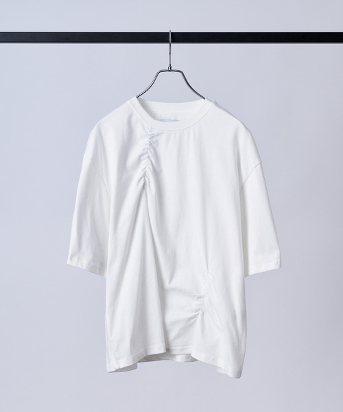 Confirm(コンファーム)の「タックディテールTシャツ / Tuck-Detail T-Shirt メンズ ウィメンズ ユニセックス(Tシャツ/カットソー・メンズ・ブラック/ホワイト/グレー・M/L)」の4枚目の写真