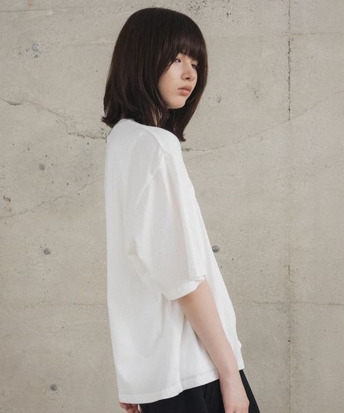Confirm(コンファーム)の「タックディテールTシャツ / Tuck-Detail T-Shirt メンズ ウィメンズ ユニセックス(Tシャツ/カットソー・メンズ・ブラック/ホワイト/グレー・M/L)」の15枚目の写真