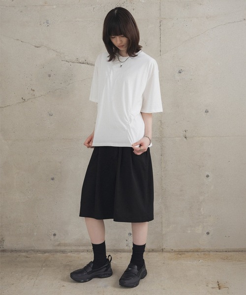 Confirm(コンファーム)の「タックディテールTシャツ / Tuck-Detail T-Shirt メンズ ウィメンズ ユニセックス(Tシャツ/カットソー・メンズ・ブラック/ホワイト/グレー・M/L)」の17枚目の写真