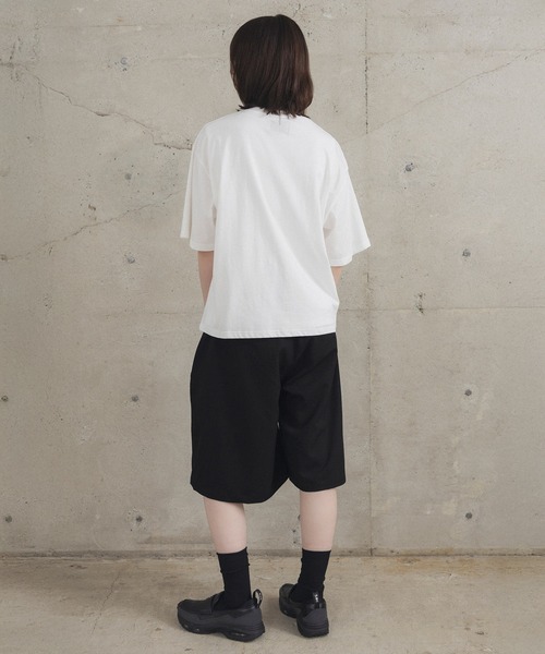 Confirm(コンファーム)の「タックディテールTシャツ / Tuck-Detail T-Shirt メンズ ウィメンズ ユニセックス(Tシャツ/カットソー・メンズ・ブラック/ホワイト/グレー・M/L)」の20枚目の写真