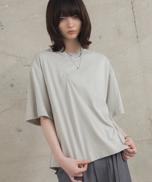 Confirm(コンファーム)の「タックディテールTシャツ / Tuck-Detail T-Shirt メンズ ウィメンズ ユニセックス(Tシャツ/カットソー・メンズ・ブラック/ホワイト/グレー・M/L)」の21枚目の写真