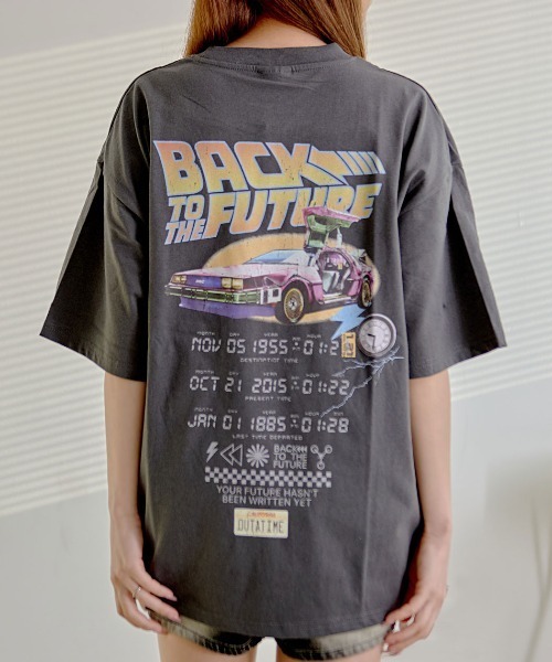 SILVER BULLET(シルバーバレット)の「『SILVER BULLET SELECT AP/シルバーバレットセレクト』Back to the Future/バック・トゥ・ザ・フューチャー マーティ/デロリアンTEE(Tシャツ/カットソー・レディース・ブラック系1/ホワイト系2/ブラック系2/ホワイト系1・L/M/LL)」の2枚目の写真
